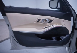 BMW 3 Series 330i NA Sedan 2026