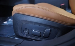 BMW 3 Series 330i NA Sedan 2026