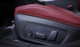 BMW 3 Series 330i NA Sedan 2026