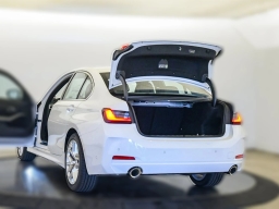 BMW 3 Series 330i NA Sedan 2026