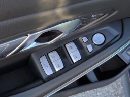 BMW 3 Series 330i NA Sedan 2026