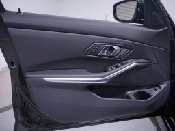 BMW 3 Series 330i NA Sedan 2026