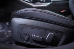 BMW 3 Series 330i NA Sedan 2026