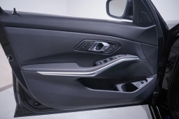 BMW 3 Series 330i NA Sedan 2026