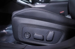 BMW 3 Series 330i NA Sedan 2026