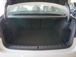 BMW 3 Series 330i NA Sedan 2026