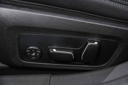 BMW 3 Series 330i NA Sedan 2026