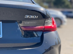 BMW 3 Series 330i NA Sedan 2026