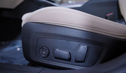 BMW 3 Series 330i NA Sedan 2026