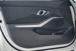 BMW 3 Series 330i NA xDrive Sedan 2026