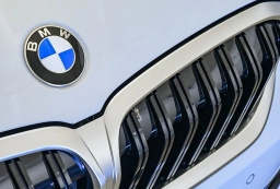 BMW 3 Series 330i NA xDrive Sedan 2026