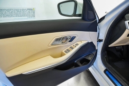 BMW 3 Series 330i NA xDrive Sedan 2026