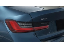 BMW 3 Series 330i NA xDrive Sedan 2026