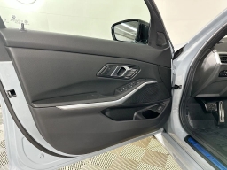 BMW 3 Series 330i NA xDrive Sedan 2026