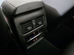 BMW 3 Series 330i NA xDrive Sedan 2026