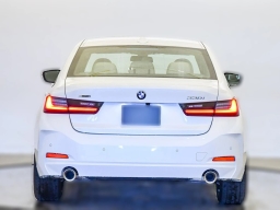 BMW 3 Series 330i NA xDrive Sedan 2026