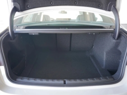 BMW 3 Series 330i NA xDrive Sedan 2026