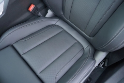 BMW 3 Series 330i NA xDrive Sedan 2026