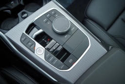 BMW 3 Series 330i NA xDrive Sedan 2026