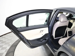 BMW 3 Series 330i NA xDrive Sedan 2026