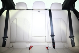 BMW 3 Series 330i NA xDrive Sedan 2026