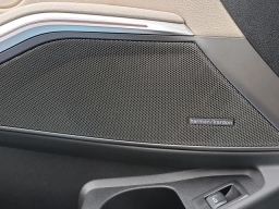 BMW 3 Series 330i NA xDrive Sedan 2026