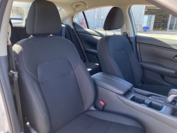 Nissan Sentra S CVT 2025