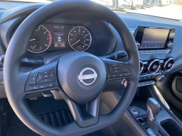 Nissan Sentra S CVT 2025