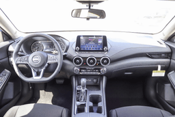 Nissan Sentra SV CVT 2025