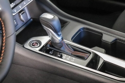 Nissan Sentra SR CVT 2025