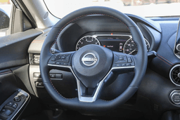 Nissan Sentra SR CVT 2025