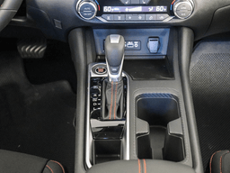 Nissan Sentra SR CVT 2025