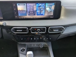 Nissan Sentra SV Sedan 2026