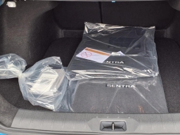 Nissan Sentra SR Sedan 2026