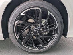 Nissan Sentra SR Sedan 2026