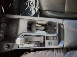 Nissan Sentra SR Sedan 2026