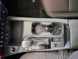 Nissan Sentra SR Sedan 2026