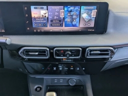 Nissan Sentra SR Sedan 2026