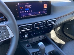 Nissan Sentra SR Sedan 2026