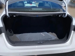 Nissan Sentra SR Sedan 2026