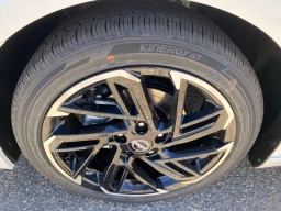 Nissan Sentra SR Sedan 2026