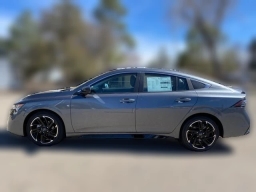 Nissan Sentra SR Sedan 2026