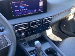 Nissan Sentra SR Sedan 2026