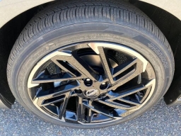 Nissan Sentra SR Sedan 2026