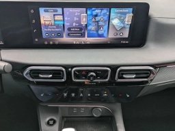 Nissan Sentra SR Sedan 2026