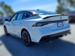 Nissan Sentra SR Sedan 2026