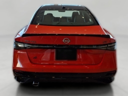 Nissan Sentra SR Sedan 2026