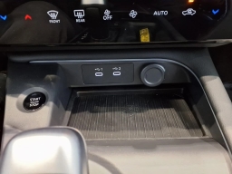 Nissan Sentra SR Sedan 2026