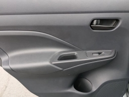 Nissan Versa S CVT 2025