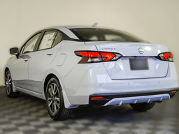 Nissan Versa SV CVT 2025